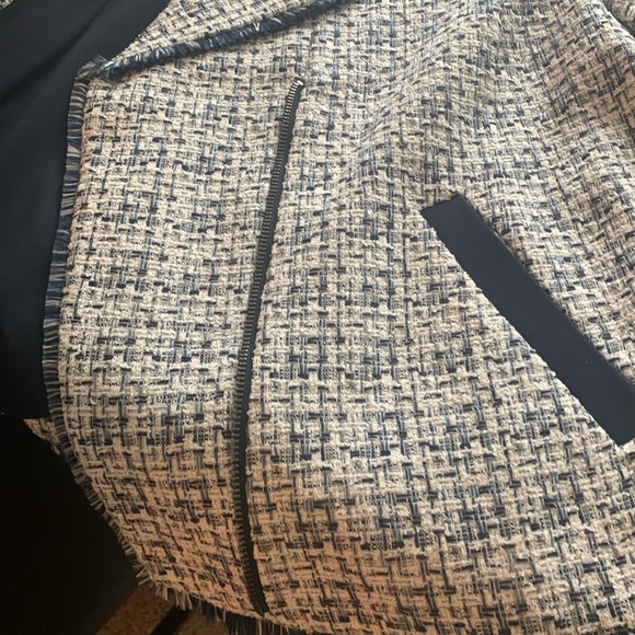 Chico’s blue and white textured jacket.  Excellent condition. - Picture 4 of 13